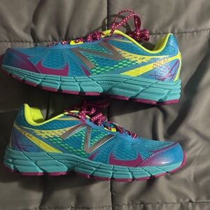 New Balance kids Teal and Magenta Athletic Shoes size 6